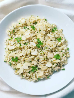 Foto di Insalata di cereali alle erbe aromatiche e limone