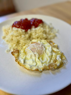 Una foto de Como hacer el mejor huevo frito con puntilla del mundo mundial 🤤🍳