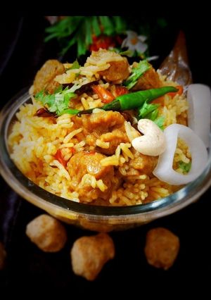 सोयाबीन पुलाव (Soyabean pulao recipe in Hindi) रेसिपी मुख्य फोटो