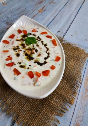 A picture of Vege raita with pepper tarka.