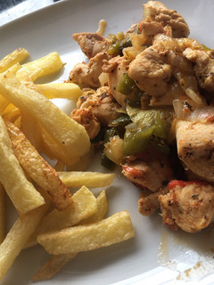 Una foto de Pollo a la criolla 🥰