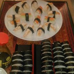 A picture of Sushi.
