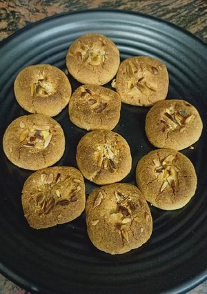 A picture of Nan khatai.