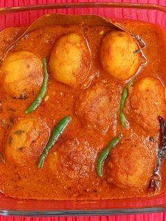 কাশ্মীরি আলুর দম (kashmiri aloor dum recipe in Bengali) রেসিপির প্রধান ছবি