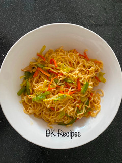 Veg Noodles 🍝 (Veg noodles Recipe in Tamil) செய்முறை முக்கிய புகைப்படம்