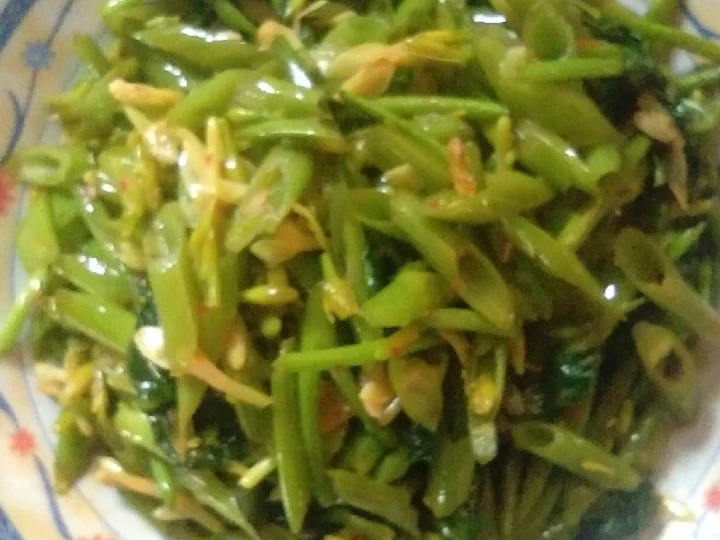 Cara Gampang Membikin Resep Kangkung Cah bunga Pepaya yang  Bikin Ketagihan Anti Ribet, Menggugah Selera