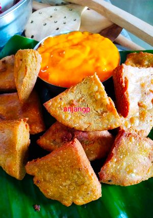 मका पीठाचे पानगे (maka pithache pange recipe in marathi) रेसिपी चे मुख्य फोटो