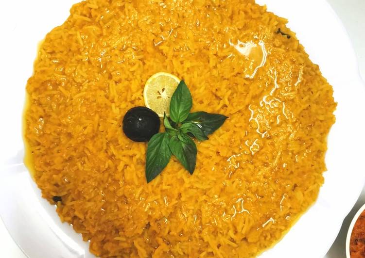 الارز المعدوس أو أرز بالعدس الاحمر اكله مشهوره في السعوديه
