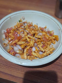 कुरकुरे चटपटी चाट (kurkure chatpati chaat recipe in Hindi) रेसिपी मुख्य फोटो