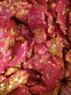 રાઈ વાળા લાલ મરચાં (Rai Vala Lal Marcha Recipe In Gujarati) રેસીપી મુખ્ય ફોટો