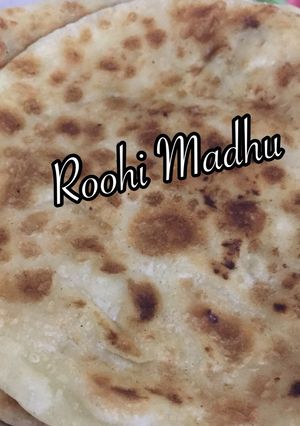 A picture of Aloo Bharye Parathye.