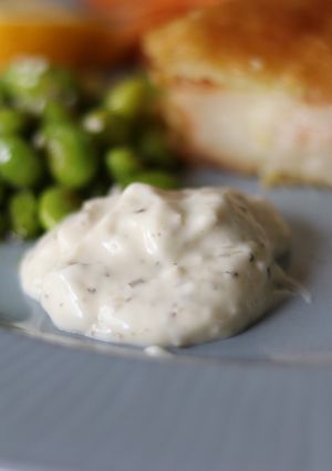 A picture of Asian tar tar sauce.