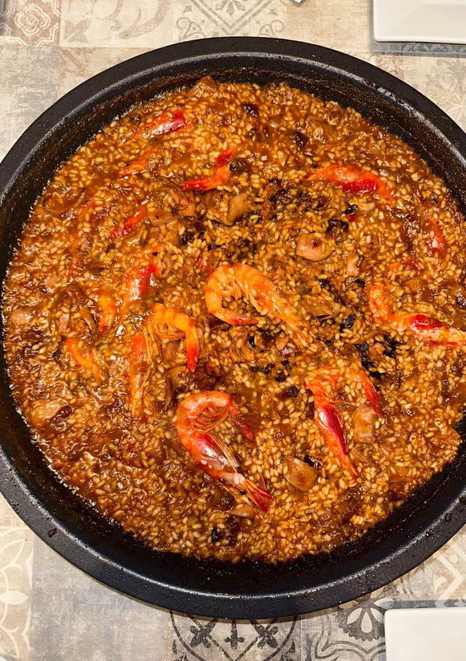 Una foto de Arroz de calamares o chipirones