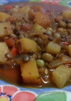 Una foto de Guiso de lentejas sin carne