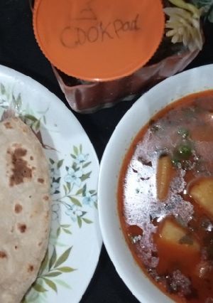 A picture of Aloo choliya.