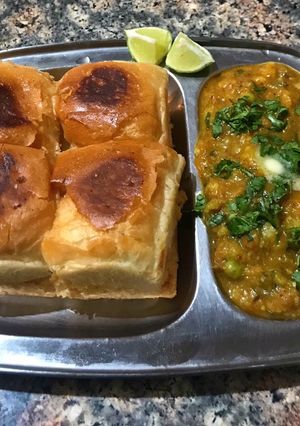 A picture of Pav bhaji.