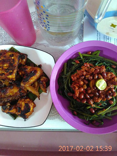 Foto resep Ayam bakar taliwang vs plecing kangkung khas Lombok