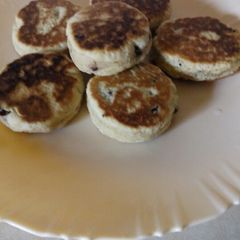 A picture of Welsh cakes.