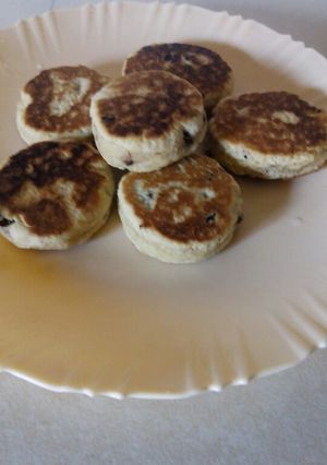 A picture of Welsh cakes.