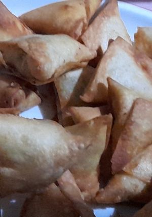 A picture of Vegetable Samosa.
