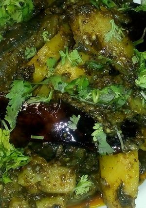 आलू बैंगन की कलौंजी (Aloo baingan ki kalonji recipe in Hindi) रेसिपी मुख्य फोटो