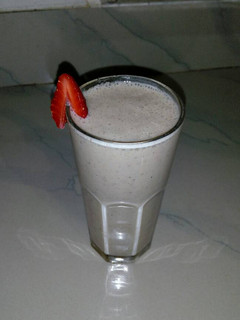 A picture of Creamy banana and cinnamon smoothie.