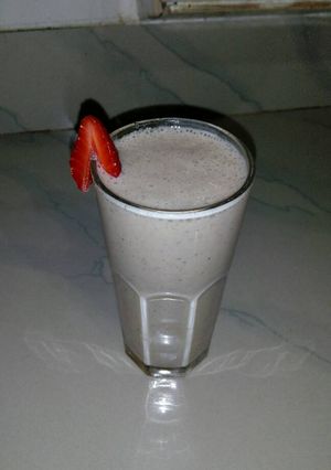 A picture of Creamy banana and cinnamon smoothie.