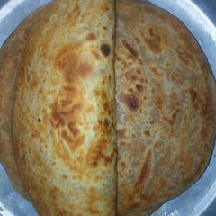 A picture of Brown chapatis.