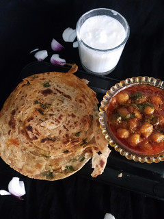 છોલે મસાલા (Chhole Masala Recipe In Gujarati) રેસીપી મુખ્ય ફોટો