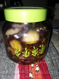 Una foto de Berenjenas en escabeche 🍆🍆😊