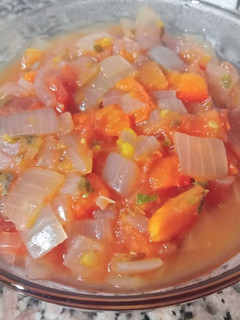 Una foto de Salsa de tómate 🍅🧅🫑