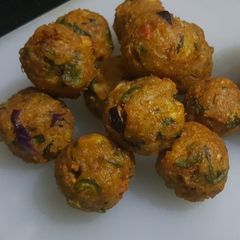 Rice veggie balls A picture of Rice veggie balls.
