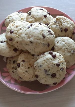 Foto di Cookies leggeri con granella di pistacchi e cioccolato fondente