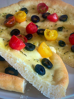 Una foto de Focaccia (a partir de la masa del Lidl)