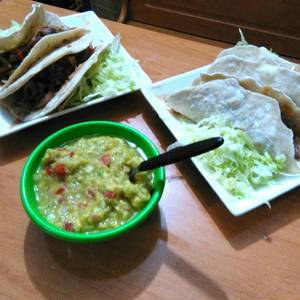 Tacos con aderezo guacamole