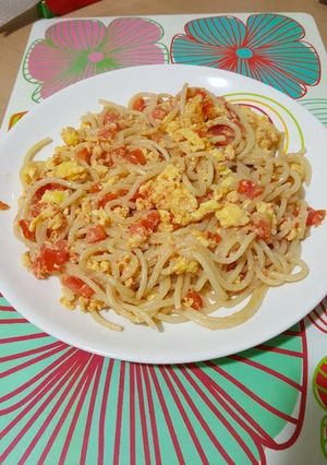 Una foto de Tallarines con huevos batidos
