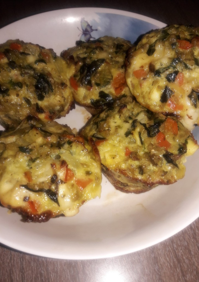 Una foto de Muffins de verdura con quesos azul y mozzarella