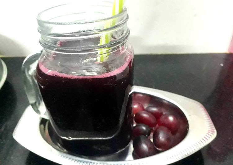 Black Grapes Juice