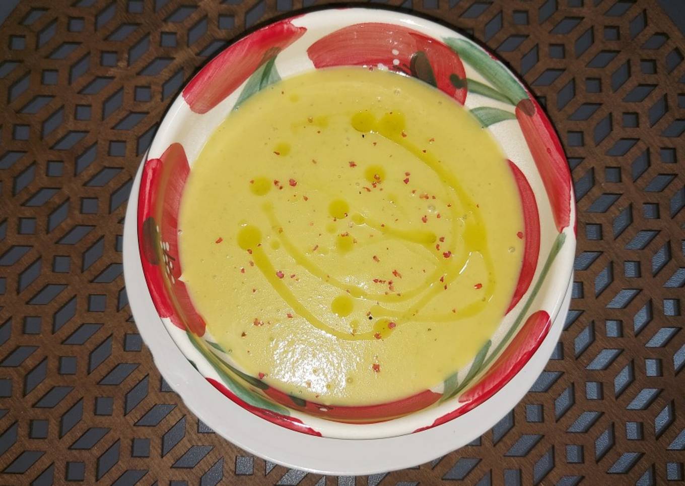 Crema de calabacín al queso con pimienta rosa