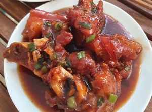 Hình của món Chân giò khìa nước dừa.