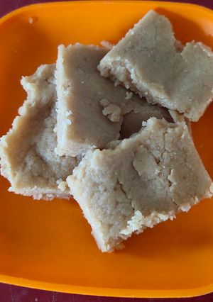સુખડી (Sukhdi Recipe in Gujarati) રેસીપી મુખ્ય ફોટો