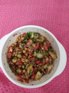 चना चाट (Chana chaat recipe in hindi) रेसिपी मुख्य फोटो