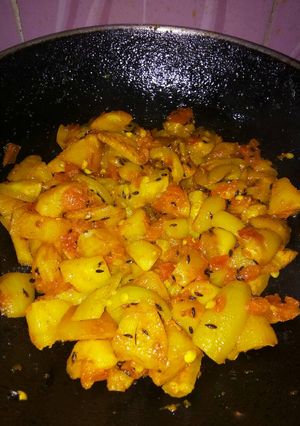 A picture of Dry parval aloo sabji.