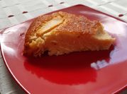 Una foto de budín de manzana y maicena