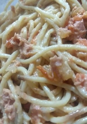 Una foto de Pasta cremosa de jitomate con atún