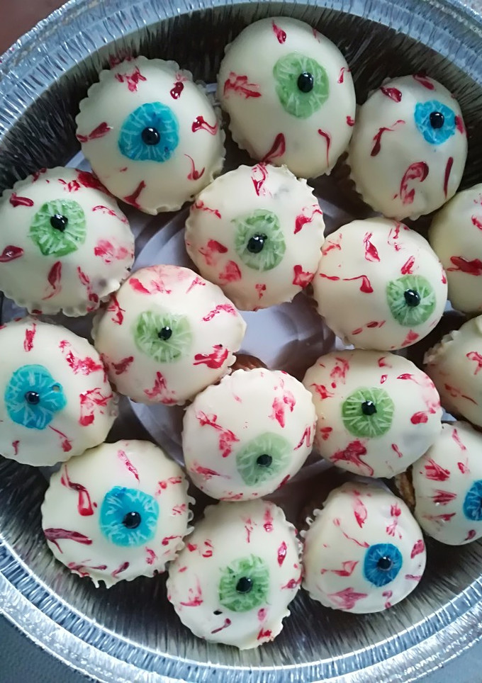 Una foto de Ojos de bruja de Halloween (magdalenitas)