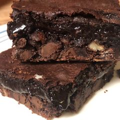A picture of Fudgey Triple Chocolate Brownies-2 net carbs per brownie.