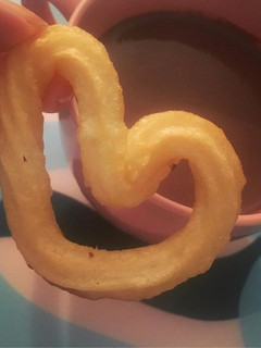 Una foto de Churros y chocolate sin gluten ni lactosa