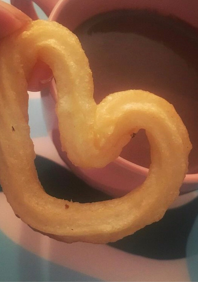 Una foto de Churros y chocolate sin gluten ni lactosa