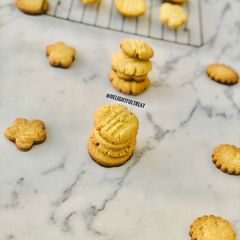 A picture of Butter cookies 🍪.